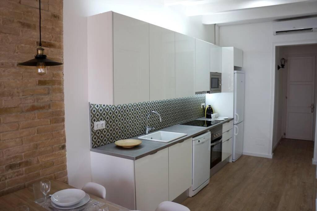 Barcelona Industrial Style Apartment L'Hospitalet de Llobregat Bagian luar foto